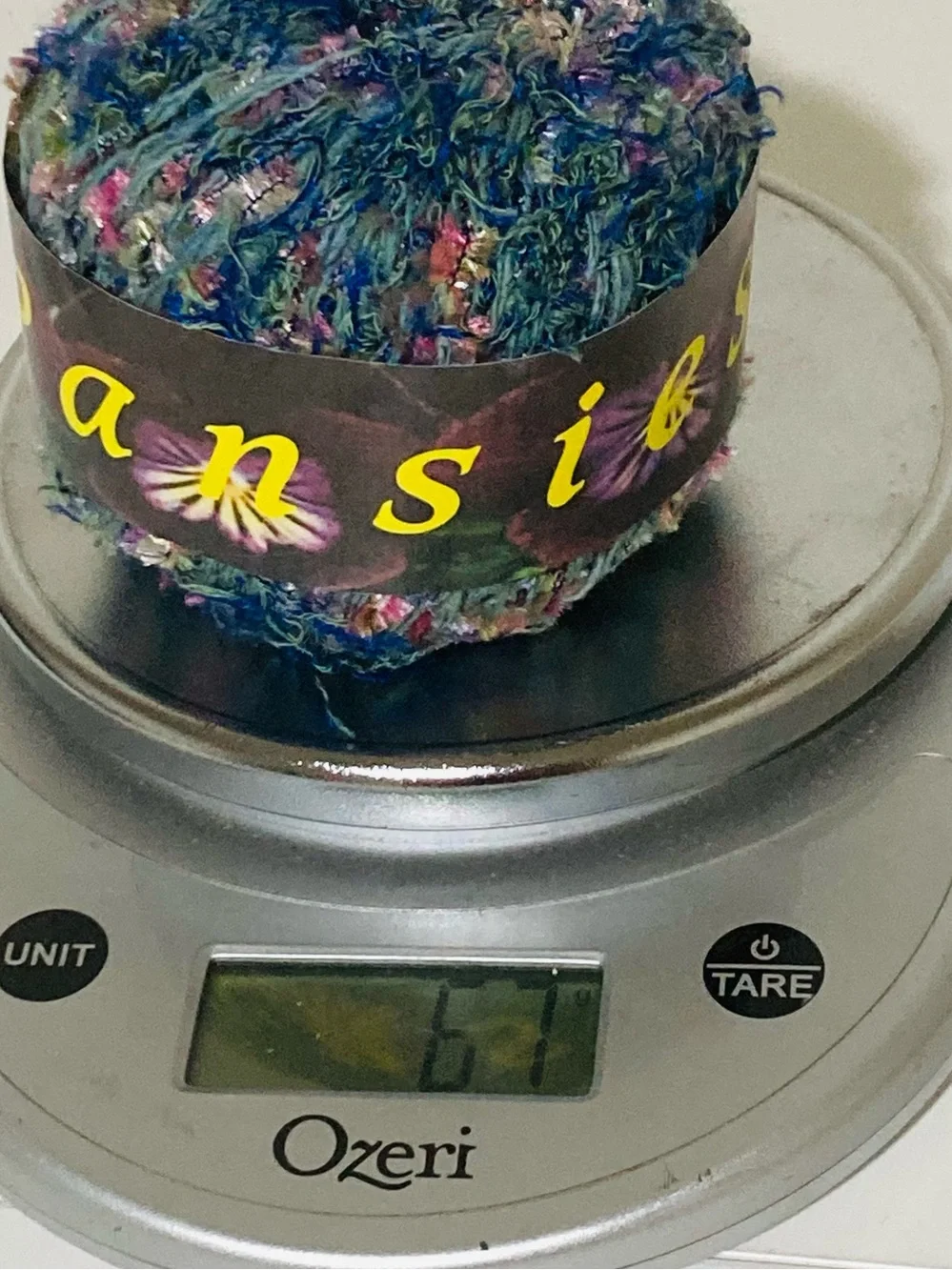 NWT Pansies (50g) 33% Acrylic 31% Nylon 20% Polyester 12% Cotton 4% Silk -Italy